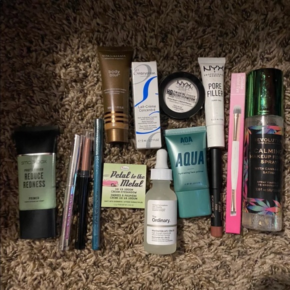 makeup - Picture 2 of 7